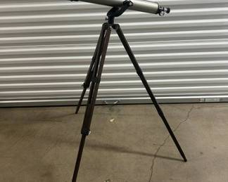 Lot #56 TRAQ Model 400 Refractor Telescope 60mm Achromatic Coated Lens 15x30x45x60x Japan Tripod