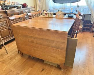 vintage Drop leaf Maple extendable Dining table w/chairs
