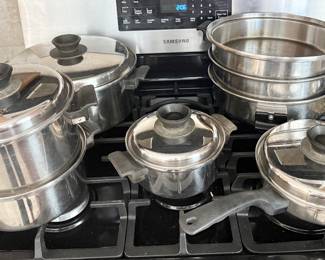 vintage royal Queen pots/pans