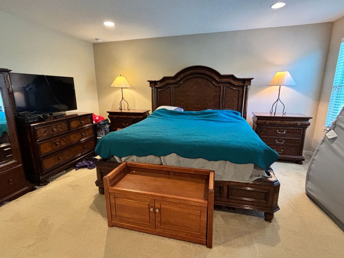 Hickory White King size bed set