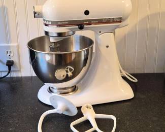 10 KitchenAidUltraPowerStandMixerStainlessBowlAttachments
