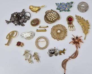 78 VintagePinsAssortment