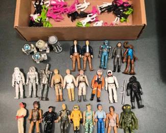 159 VintageStarWarsSciFiActionFigureCollectionMixedToyLot
