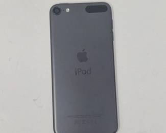 18 AppleiPodTouch7thGenerationPowersOn