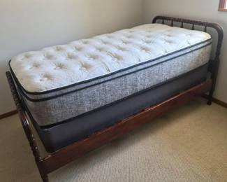65 VintageSpindleTwinBedFramewithNearNewPillowTopMattress