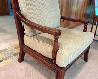 BEAUTIFUL OPEN ARM ACCENT LIBRARY CHAIR WITH X-BACK WITH CUSHIONS - EXCELLENT SHAPE 