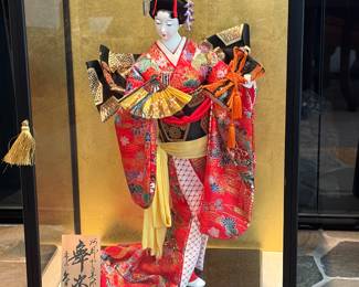 VERY LARGE GEISHA GIRL DOLL IN DISPLAY CASE (WE HAVE 2, DIFFERENT SIZES)