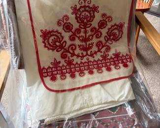 VINTAGE LINEN