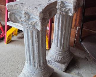 (2) Plaster colums