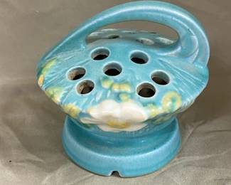 Roseville White Rose Flower Frog- Blue