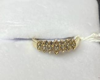 10 KT Band w/Diamonds- 1.7 Grams