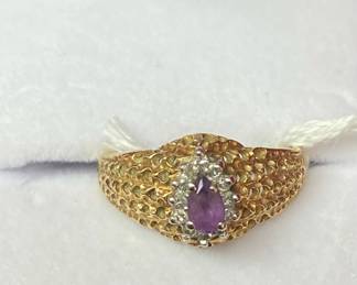 10 KT Ring w/Amethyst & Diamonds- 2.4 Grams
