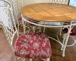kitchen table and 4 chairs.  perfect shape