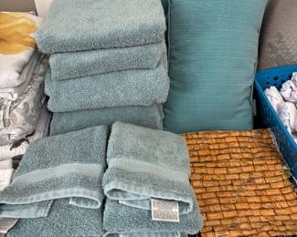 Bath & Table Linens