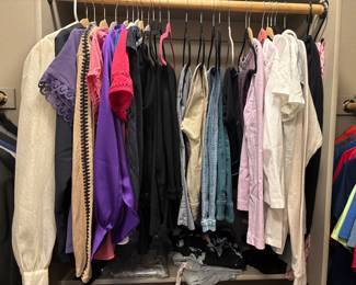 Ladies Clothing, Sizes: Small/P-XL
