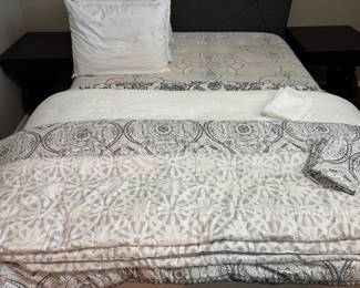 Queen Linen Selection