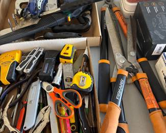 Hand Tools & Garage Supplies