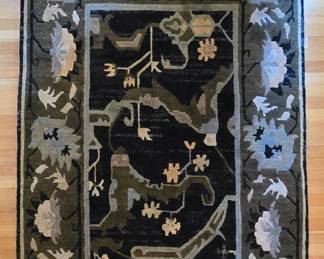 Carpets & Rugs - 100% Wool 4' x 6.5'