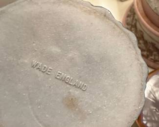 Wade England Brown Puppy in Basket Trinket Dish second image