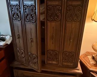 s Thomasville Camino Real Collection Spanish Mediterranean Door Chest second image