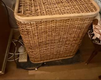 Rectangular Wicker Laundry Hamper with Lid and Liner