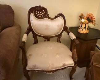 Victorian Rococo Revival Carved Walnut Parlor Chair