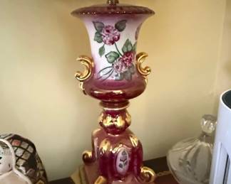 Vintage Porcelain Urn Table Lamp with Floral Motif and Gilt Accents