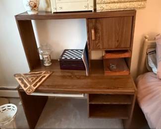 MidCentury Modern Style Student Hutch Desk with Laminate Finish