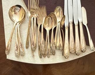 Rogers Bros Daffodil Silverplate Flatware