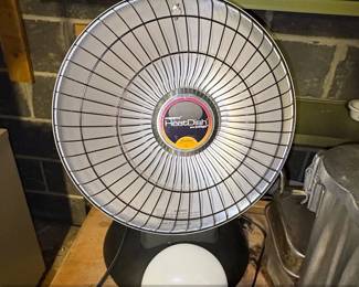 Presto HeatDish Plus Footlight Parabolic Electric Heater