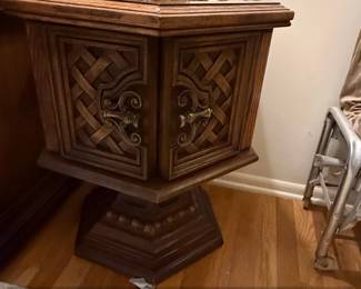 Vintage Thomasville Furniture Flamenco Collection Hexagonal Accent Storage End Table