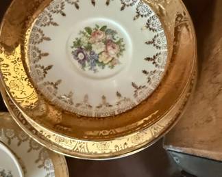 Homer Laughlin Eggshell Nautilus Floral China Set second image
