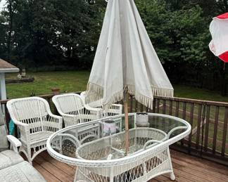 White Resin Wicker Piece Patio Dining Set with GlassTop Table and Umbrella