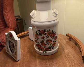 Vintage Ceramic Milk Can Table Lamp with Rooster and Floral Motif