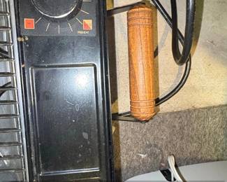 Maverick Industries Inc. Model MI Ventless Indoor Electric Barbecue Grill third image