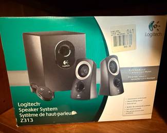 Logitech Z313 2.1 Multimedia Speaker System