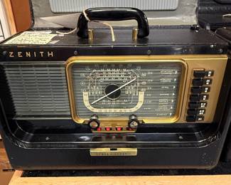 Zenith H500 Trans-Oceanic Portable Tube Radio