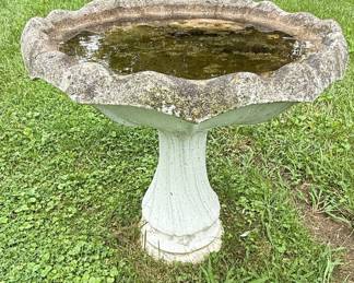 Scalloped Edge Concrete Garden Bird Bath Style