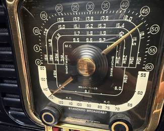 Zenith Trans-Oceanic G-500 "Transition" Radio