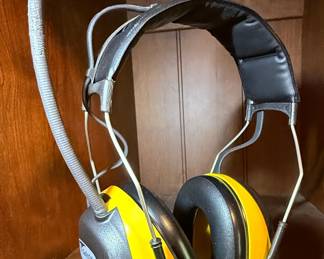 AO Safety WorkTunes AM/FM Radio Earmuffs