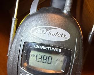 AO Safety WorkTunes AM/FM Radio Earmuffs