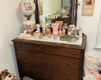 Dresser w/ Mirror