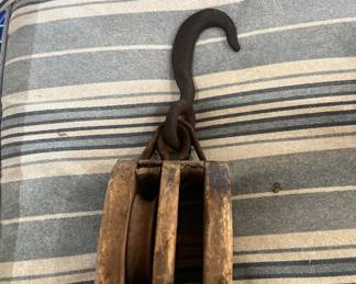 Antique Pully
