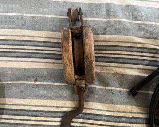Antique Pully