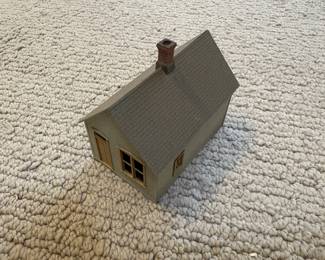 LOT 90. A Hand Constructed HO Scale Model Structure. Starting Bid $ 35.00