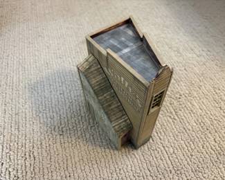 LOT 125. A Hand Constructed HO Scale Model Structure. Starting Bid $25.00