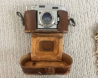 LOT 19 An AGFA Karat 36 35MM Camera with Schneider Krueznach 50MM Lens. Circa 1950s. Starting BID $45.00