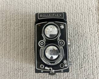 LOT 15 A German Rolleiflex Automat Twin Lens TLR Camera. Circa 1950s. Starting BID $375.00