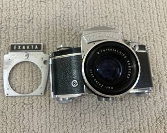 LOT 8 An Exacta Varex VXIIA 35MM Camera with Zeiss 50MM Lens Starting BID $150.00
