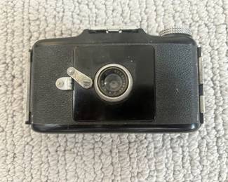 LOT 11 Bantam F8 Camera with 40MM Kodalinera Lens. Circa 1948-1942. Starting BID $25.00